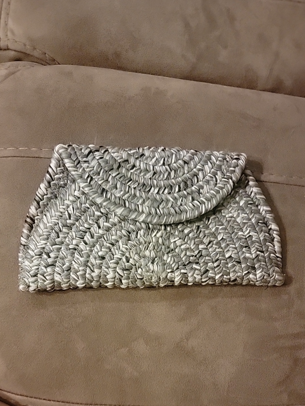 Woven Straw Clutch Bag in Light Grey